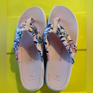 Vera Bradley Cloud Multicolor Floral Sandals. Never worn.
